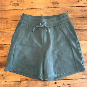 Lululemon Athletica high rise scuba Shorts